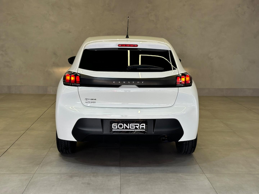 Foto do veículo PEUGEOT 208  LIKE MT 2024 7.626 KM 72.900,00