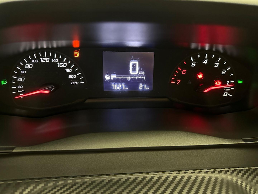 Foto do veículo PEUGEOT 208  LIKE MT 2024 7.626 KM 72.900,00