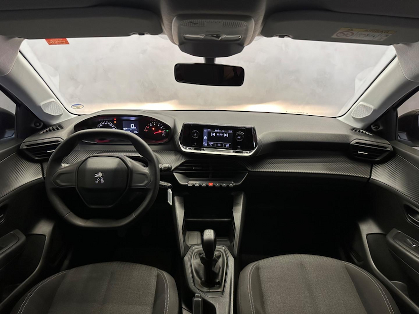 Foto do veículo PEUGEOT 208  LIKE MT 2024 7.626 KM 72.900,00