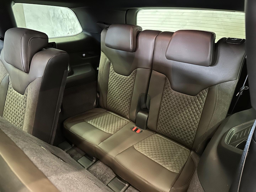 Foto do veículo JEEP COMMANDER  OVR TD380 2022 15.755 KM 209.900,00