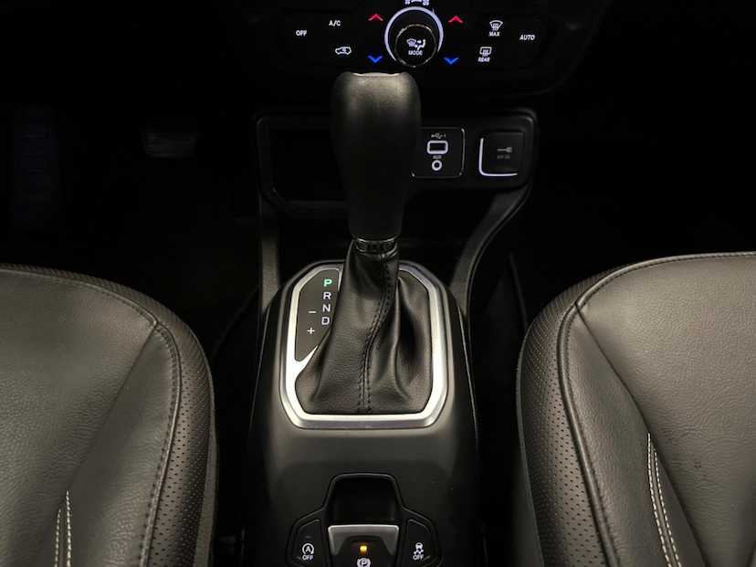 Foto do veículo JEEP RENEGADE  LNGTD AT 2021 36.545 KM 94.900,00