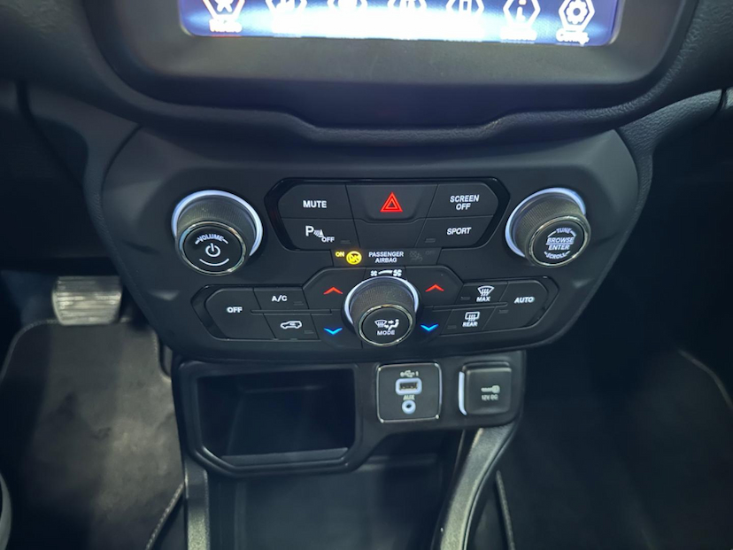 Foto do veículo JEEP RENEGADE  LNGTD AT 2021 36.545 KM 94.900,00