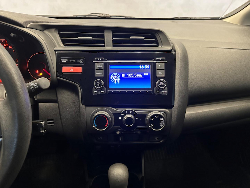 Foto do veículo HONDA FIT  1.5 EX 16V GASOLINA 4P AUTOMATICO 2015 76.500 KM 68.900,00