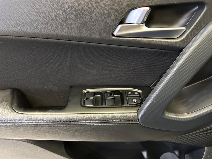 Foto do veículo HYUNDAI CRETA  1.6 16V FLEX PULSE AUT 2017 92.130 KM 81.900,00