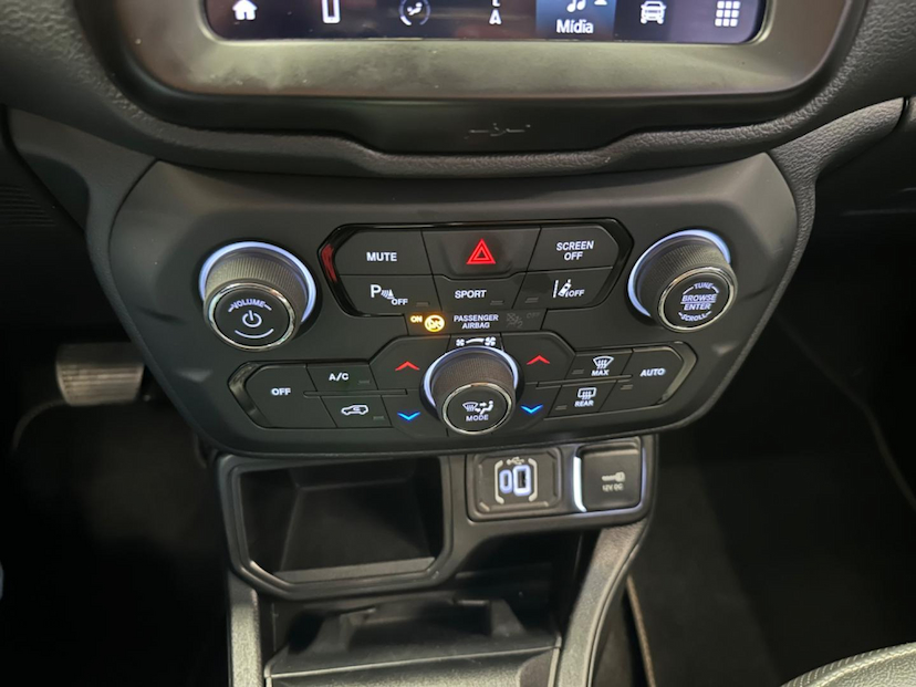 Foto do veículo JEEP RENEGADE  LONGITUDE T270 1.3 TB 4X2 FLEX AUT 2023 42.665 KM 114.900,00
