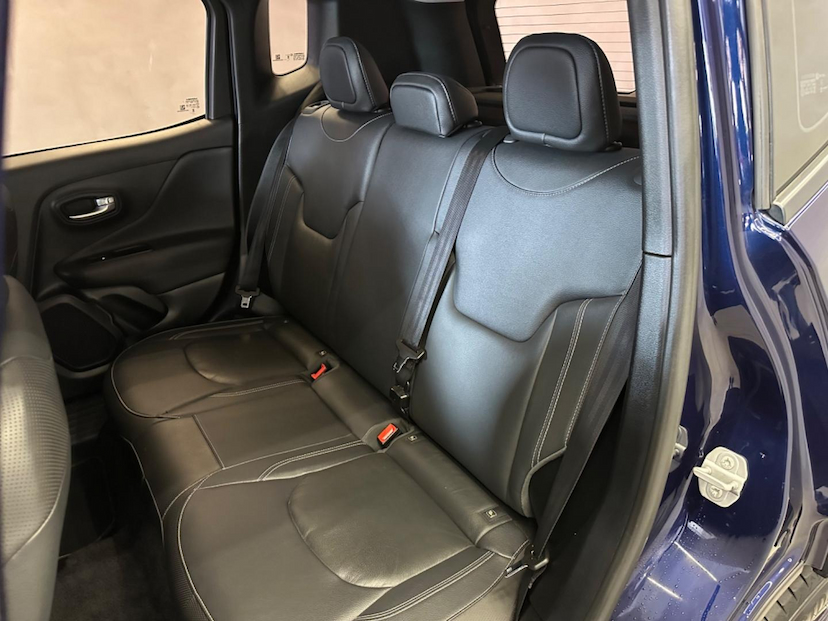 Foto do veículo JEEP RENEGADE  LONGITUDE T270 1.3 TB 4X2 FLEX AUT 2023 42.665 KM 114.900,00
