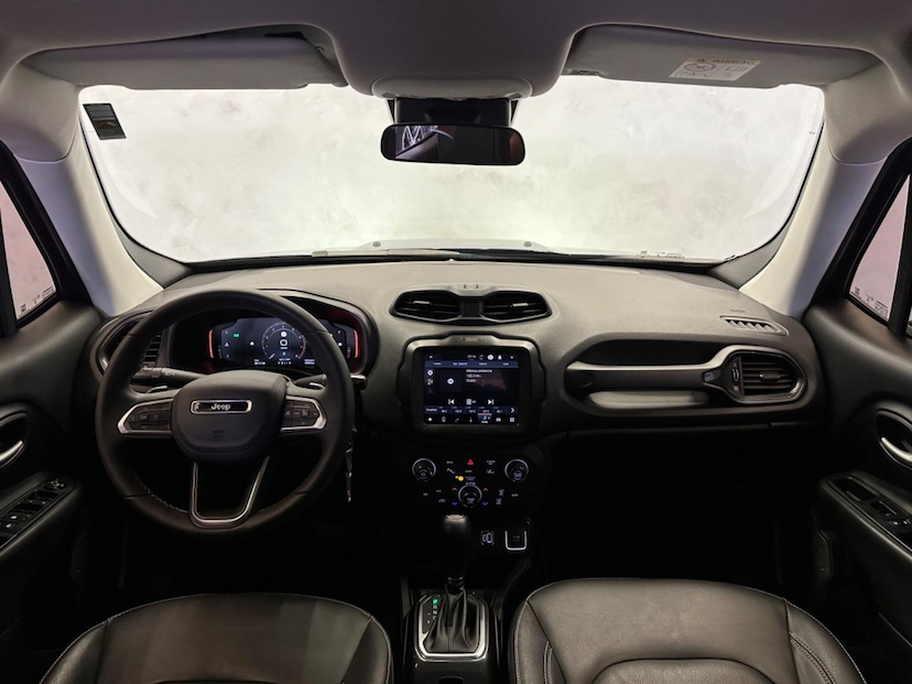 Foto do veículo JEEP RENEGADE  LONGITUDE T270 1.3 TB 4X2 FLEX AUT 2023 42.665 KM 114.900,00