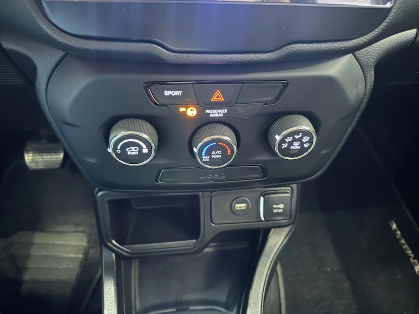 Foto do veículo JEEP RENEGADE  1.8 16V FLEX 4P 2019 66.793 KM 78.900,00