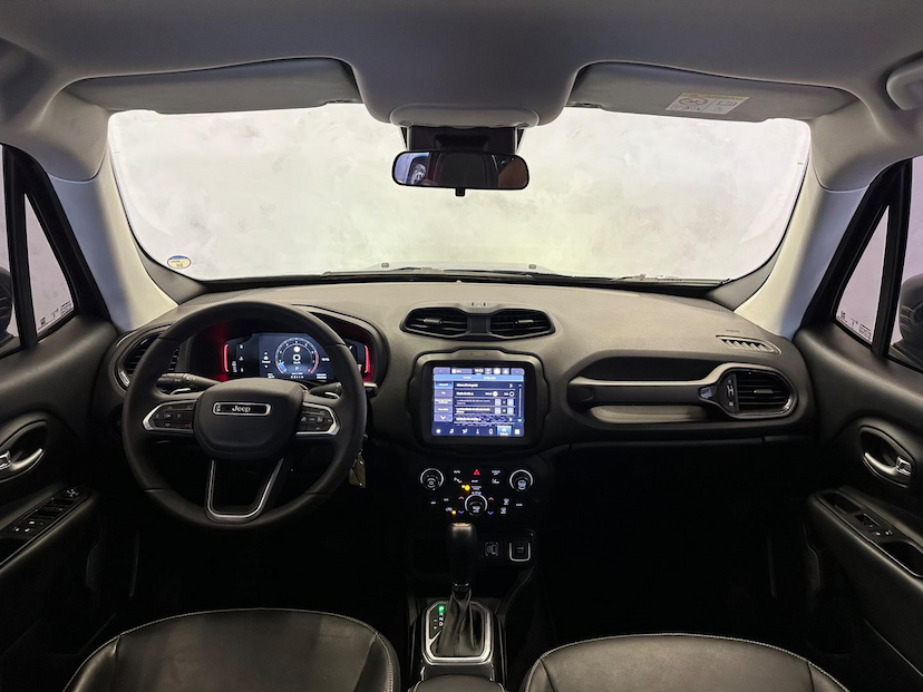 Foto do veículo JEEP RENEGADE  LONGITUDE T270 1.3 TB 4X2 FLEX AUT 2024 25.645 KM 119.900,00