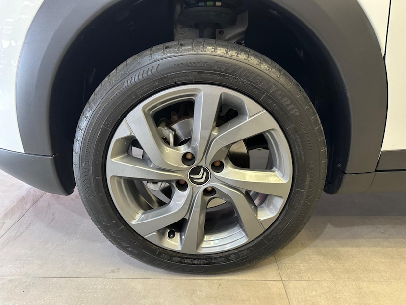 Foto do veículo CITROËN C4 CACTUS  1.6 FEEL AUT 2021 12.990 KM 82.900,00
