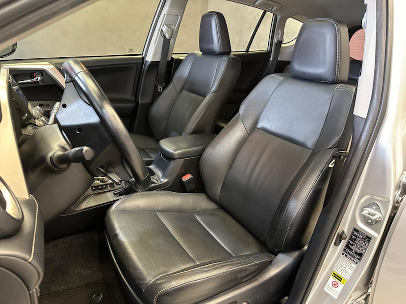 Foto do veículo TOYOTA RAV4 RAV-4 4X4 2.0 16V 4P 2015 84.675 KM 102.900,00