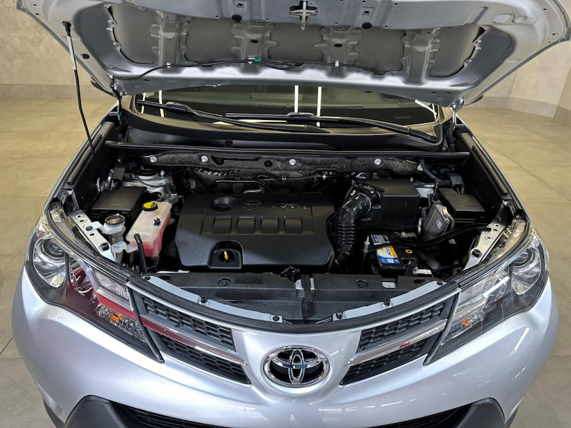 Foto do veículo TOYOTA RAV4 RAV-4 4X4 2.0 16V 4P 2015 84.675 KM 102.900,00