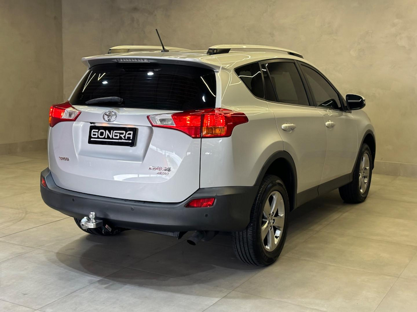 Foto do veículo TOYOTA RAV4 RAV-4 4X4 2.0 16V 4P 2015 84.675 KM 102.900,00