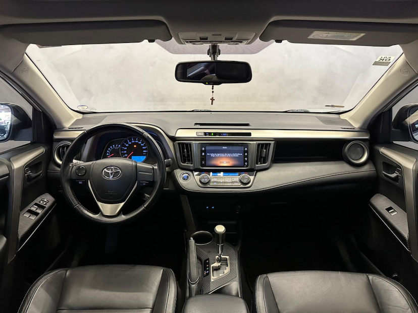 Foto do veículo TOYOTA RAV4 RAV-4 4X4 2.0 16V 4P 2015 84.675 KM 102.900,00