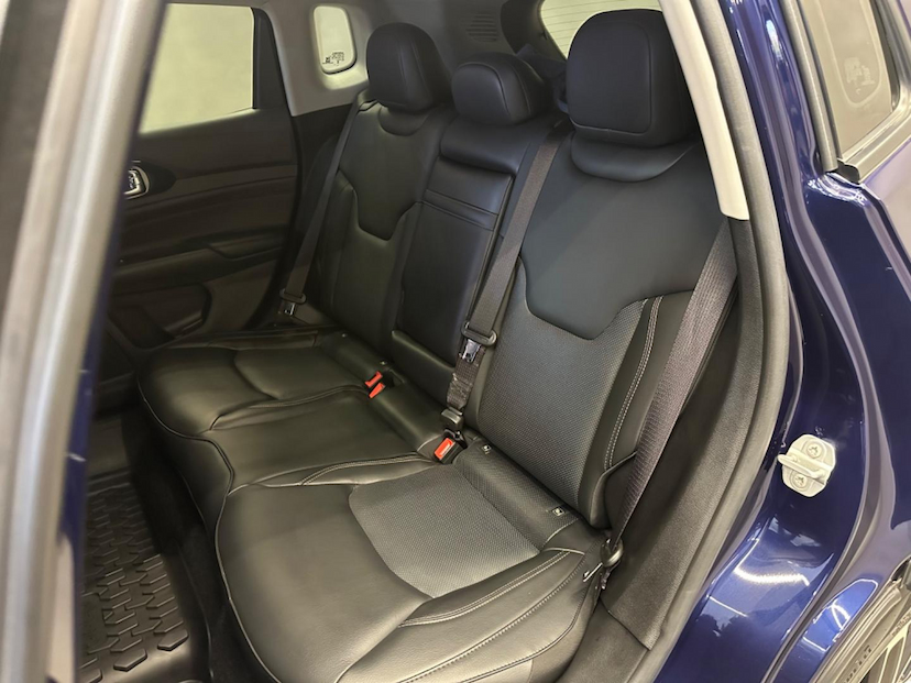 Foto do veículo JEEP COMPASS  LIMITED T270 1.3 TB 4X2 FLEX AUT 2023 6.500 KM 172.900,00