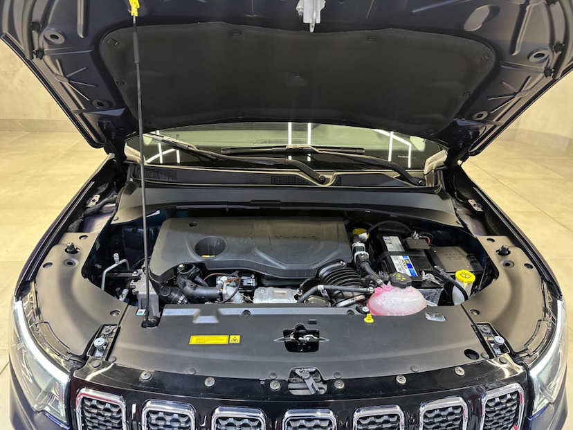 Foto do veículo JEEP COMPASS  LIMITED T270 1.3 TB 4X2 FLEX AUT 2023 6.500 KM 172.900,00