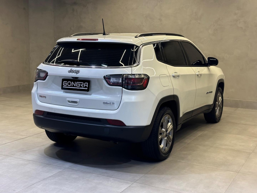 Foto do veículo JEEP COMPASS  LONG TF 2023 18.192 KM 144.900,00