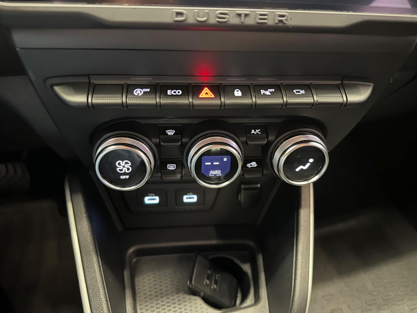 Foto do veículo RENAULT DUSTER  ICO16 CVT 2023 31.000 KM 103.900,00