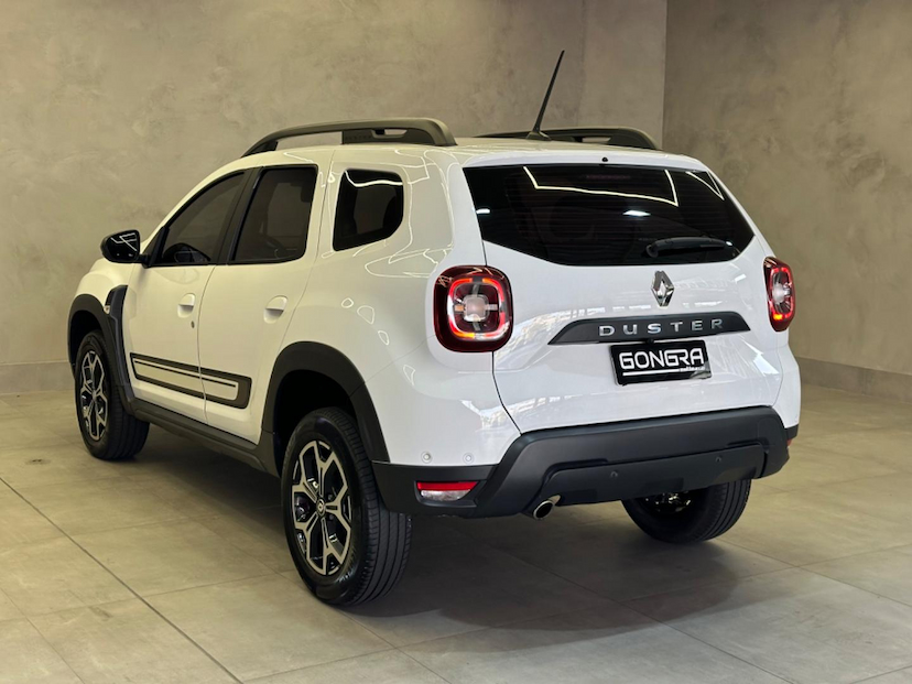 Foto do veículo RENAULT DUSTER  ICO16 CVT 2023 31.000 KM 103.900,00