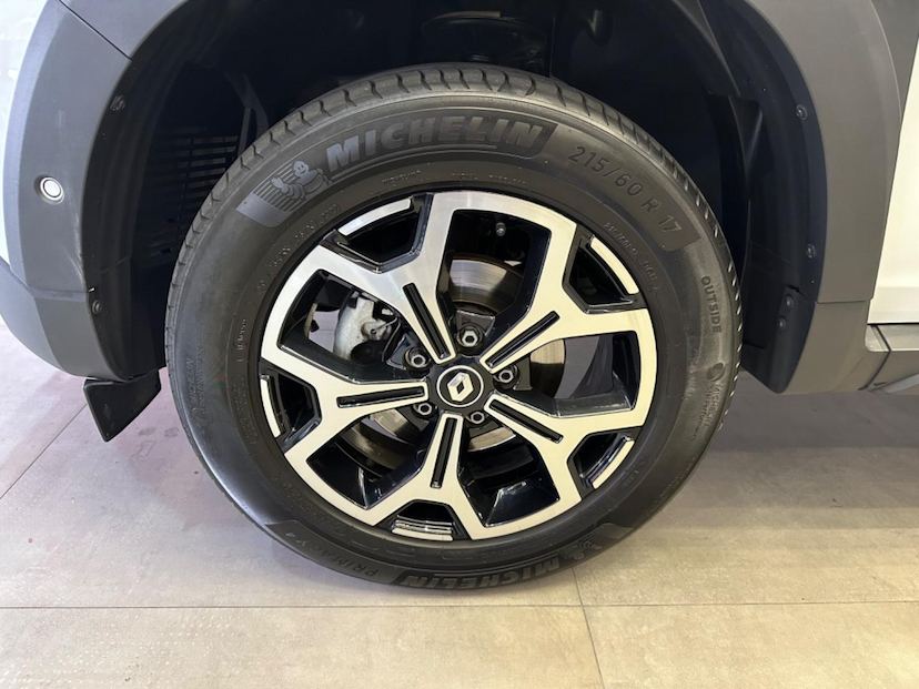 Foto do veículo RENAULT DUSTER  ICO16 CVT 2023 31.000 KM 103.900,00