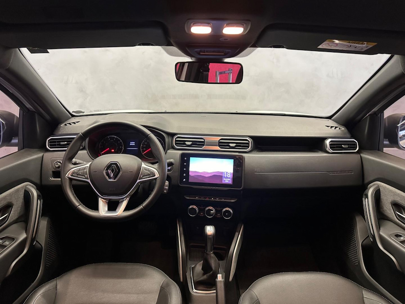Foto do veículo RENAULT DUSTER  ICO16 CVT 2023 31.000 KM 103.900,00