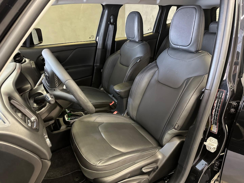 Foto do veículo JEEP RENEGADE  LGTD T270 2023 6.472 KM 121.900,00