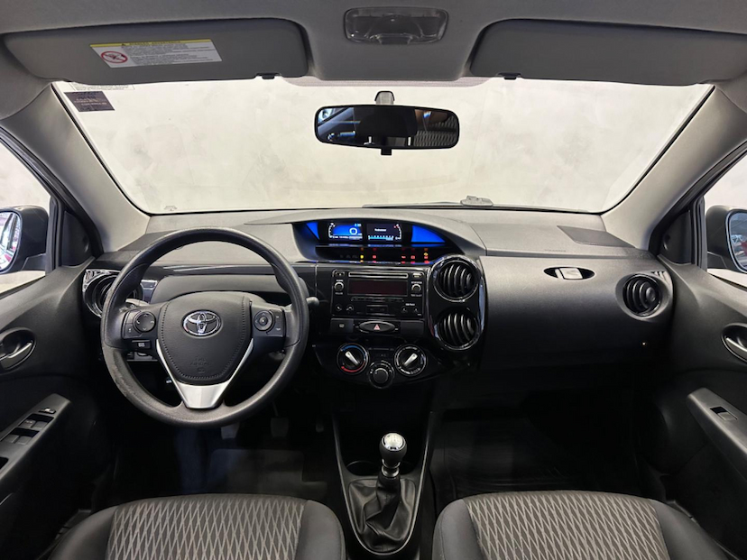 Foto do veículo TOYOTA ETIOS  SD X 1.5 VSC MT 2019 131.401 KM 59.900,00