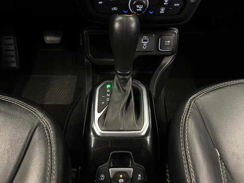 Foto do veículo JEEP RENEGADE  NIGHT EAGLE 1.8 4X2 FLEX AUT 2021 75.500 KM 84.900,00