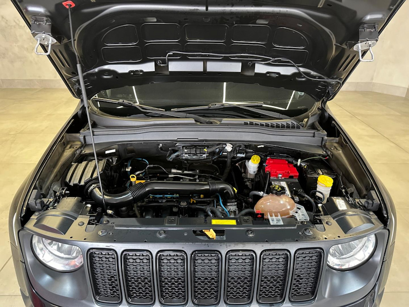 Foto do veículo JEEP RENEGADE  NIGHT EAGLE 1.8 4X2 FLEX AUT 2021 75.500 KM 84.900,00