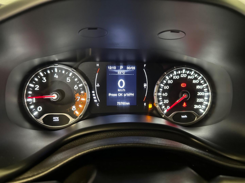 Foto do veículo JEEP RENEGADE  NIGHT EAGLE 1.8 4X2 FLEX AUT 2021 75.500 KM 84.900,00