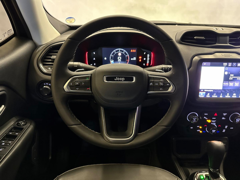 Foto do veículo JEEP RENEGADE  LGTD T270 2023 8.239 KM 122.900,00