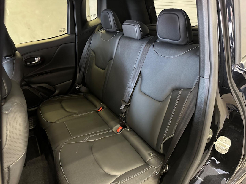 Foto do veículo JEEP RENEGADE  LGTD T270 2023 8.239 KM 122.900,00