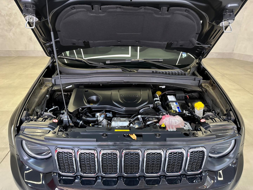 Foto do veículo JEEP RENEGADE  LGTD T270 2023 8.239 KM 122.900,00