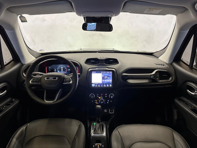Foto do veículo JEEP RENEGADE  LGTD T270 2023 8.239 KM 122.900,00