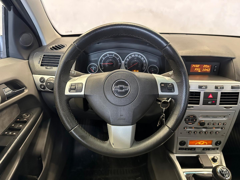 Foto do veículo CHEVROLET VECTRA  SEDAN ELEGANCE 2010 99.100 KM 45.900,00