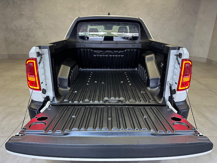 Foto do veículo RAM RAMPAGE  REBEL 2.0 TB CD 4X4 DIESEL AUT. 2024 24.938 KM 196.900,00