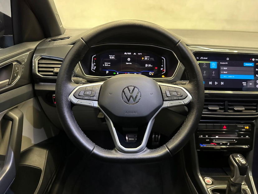 Foto do veículo VOLKSWAGEN T-CROSS T CROSS HL TSI AE 2023 42.642 KM 136.900,00