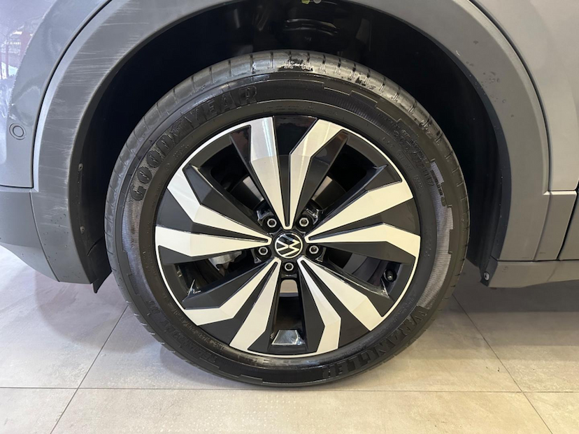 Foto do veículo VOLKSWAGEN T-CROSS T CROSS HL TSI AE 2023 42.642 KM 136.900,00