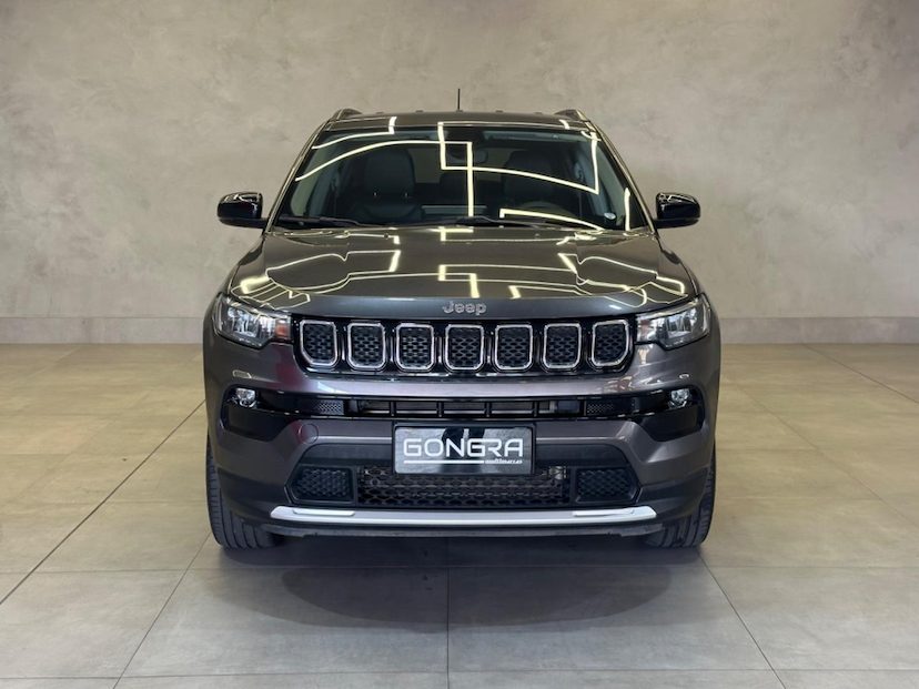 Foto do veículo JEEP COMPASS  LONG TF 2023 19.058 KM 144.900,00
