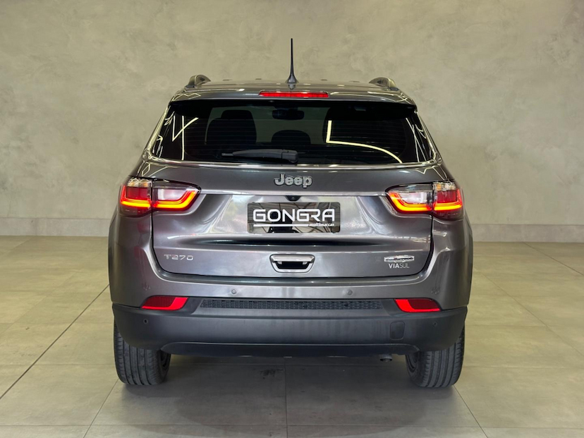Foto do veículo JEEP COMPASS  LONG TF 2023 19.058 KM 144.900,00
