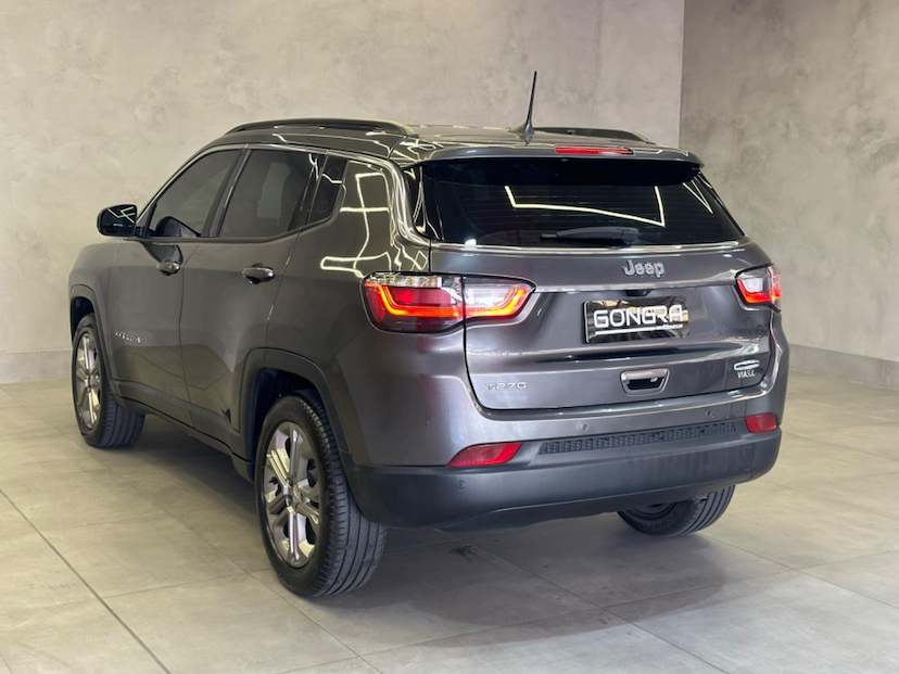 Foto do veículo JEEP COMPASS  LONG TF 2023 19.058 KM 144.900,00