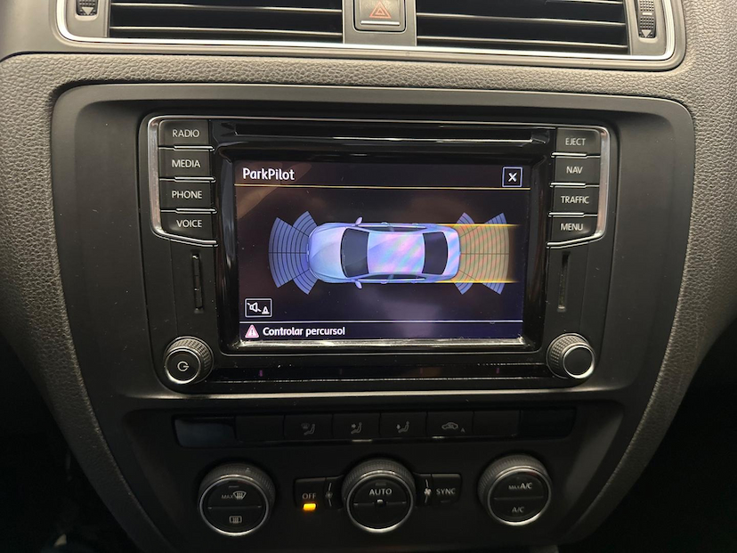 Foto do veículo VOLKSWAGEN JETTA  1.4 16V TSI COMFORTLINE 2017 132.837 KM 85.900,00