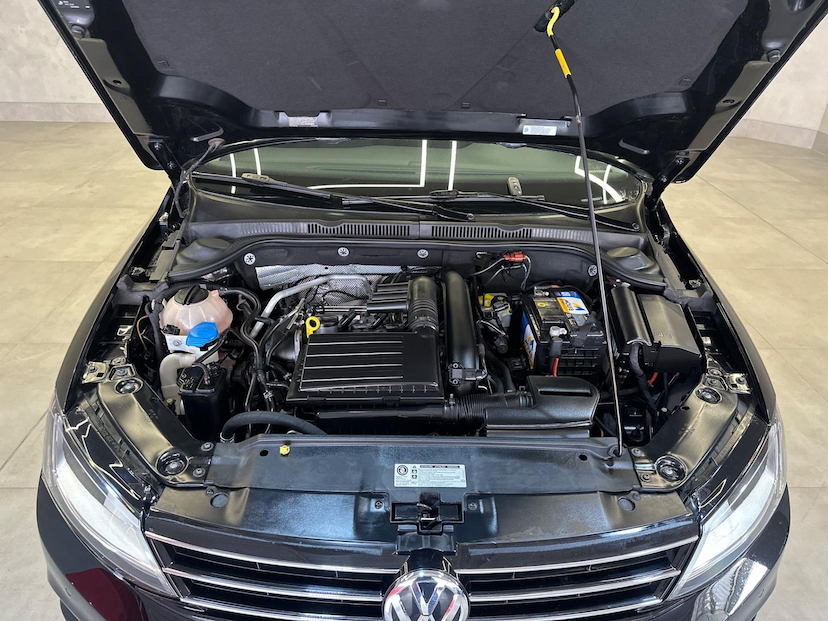 Foto do veículo VOLKSWAGEN JETTA  1.4 16V TSI COMFORTLINE 2017 132.837 KM 85.900,00