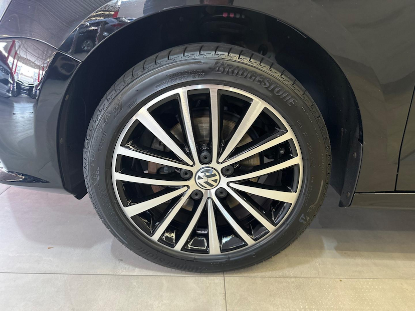 Foto do veículo VOLKSWAGEN JETTA  1.4 16V TSI COMFORTLINE 2017 132.837 KM 85.900,00