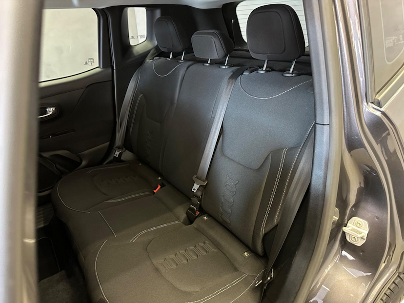Foto do veículo JEEP RENEGADE  SPORT T270 1.3 TB 4X2 FLEX AUT. 2024 14.078 KM 115.900,00