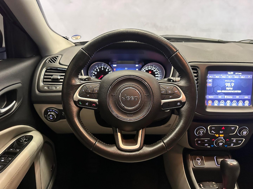 Foto do veículo JEEP COMPASS  LONGITUDE 2.0 4X2 FLEX 16V AUT 2021 60.060 KM 108.900,00