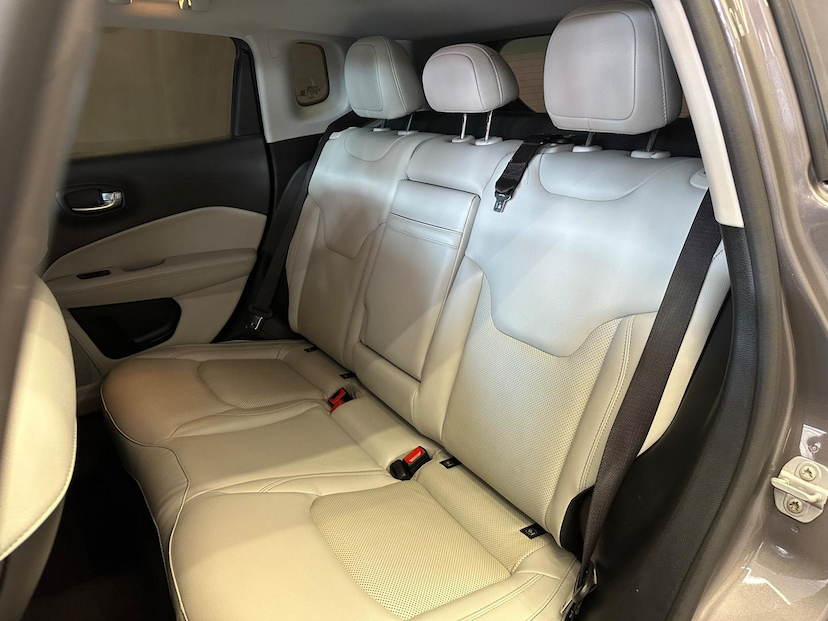 Foto do veículo JEEP COMPASS  LONGITUDE 2.0 4X2 FLEX 16V AUT 2021 60.060 KM 108.900,00