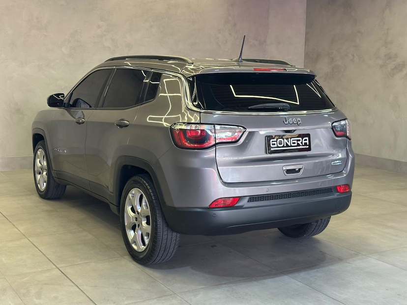 Foto do veículo JEEP COMPASS  LONGITUDE 2.0 4X2 FLEX 16V AUT 2021 60.060 KM 108.900,00