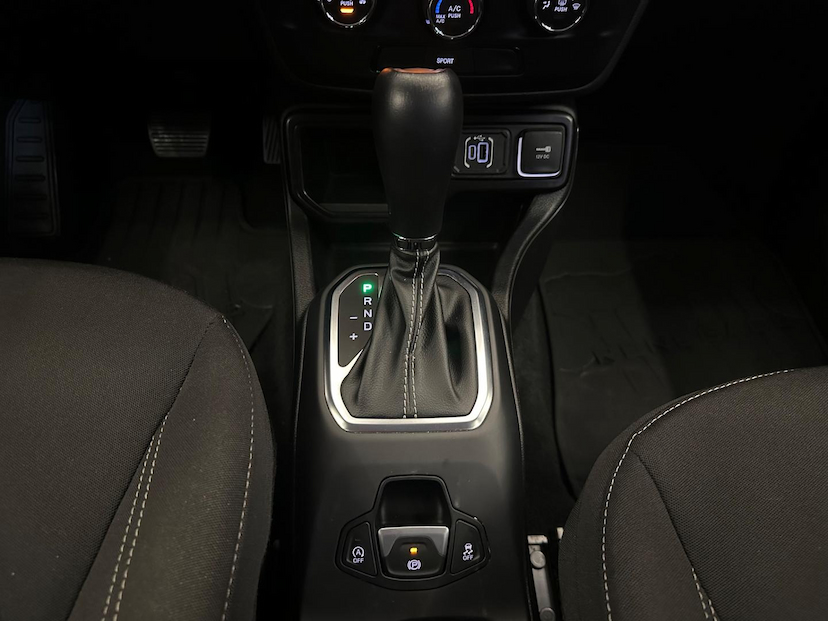 Foto do veículo JEEP RENEGADE  SPORT T270 1.3 TB 4X2 FLEX AUT. 2022 18.343 KM 105.900,00