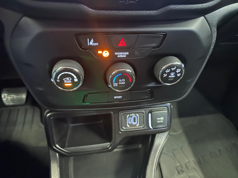 Foto do veículo JEEP RENEGADE  SPORT T270 1.3 TB 4X2 FLEX AUT. 2022 18.343 KM 105.900,00
